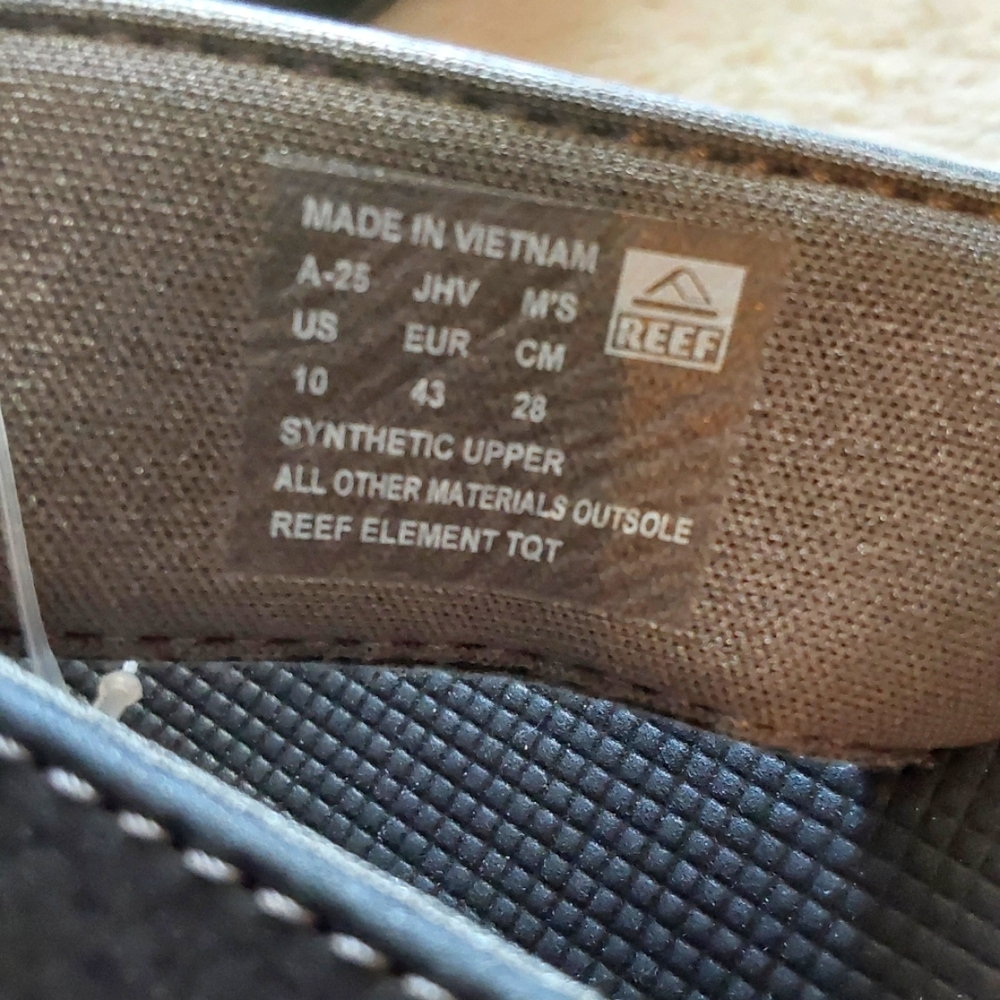 🌺 NWT Men's REEF Black Yoga Foam Flip Flops - Picture 10 of 10